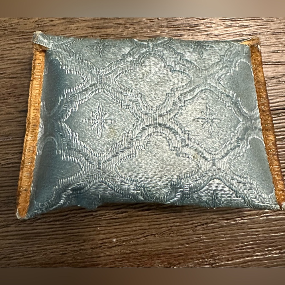 Vintage Rosary Beads & Vintage Rosary Case - Picture 13 of 14